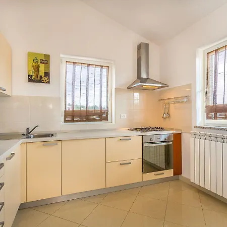 Holiday home Casa Liznjan